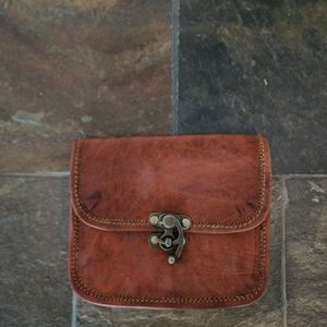Leather purse that attaches to a belt